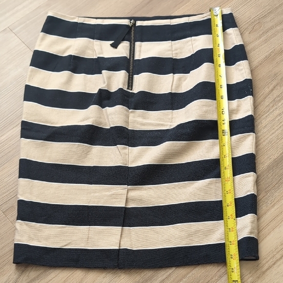 LOFT Black and Tan Cotton Canvas Pencil Skirt - Picture 6 of 6